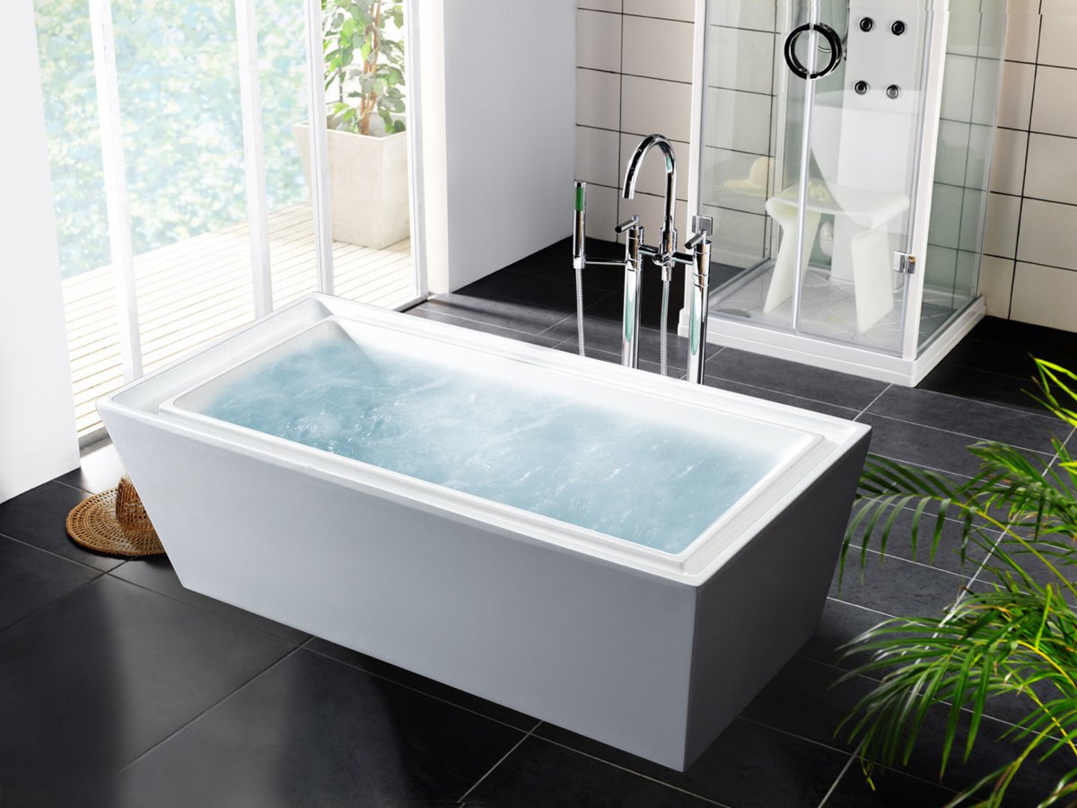 modern-bathroom-freestanding-bathtub