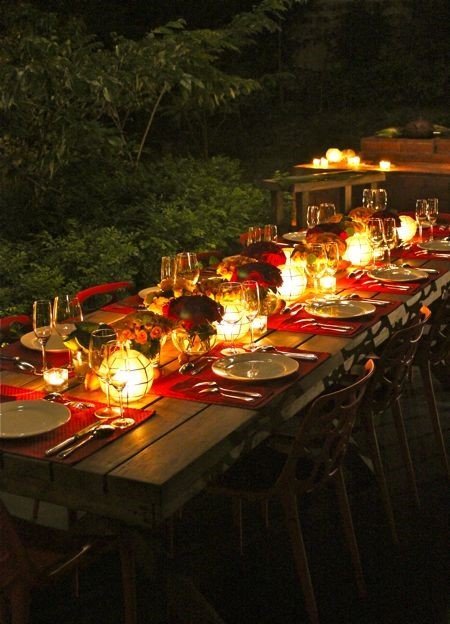 sparkling light to create beautiful outdoor dining experience