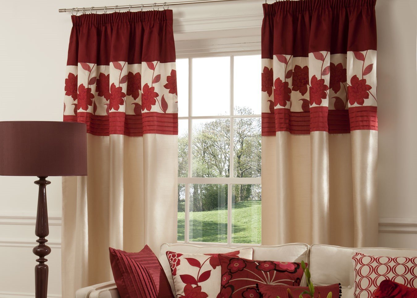Red robe curtain drapping