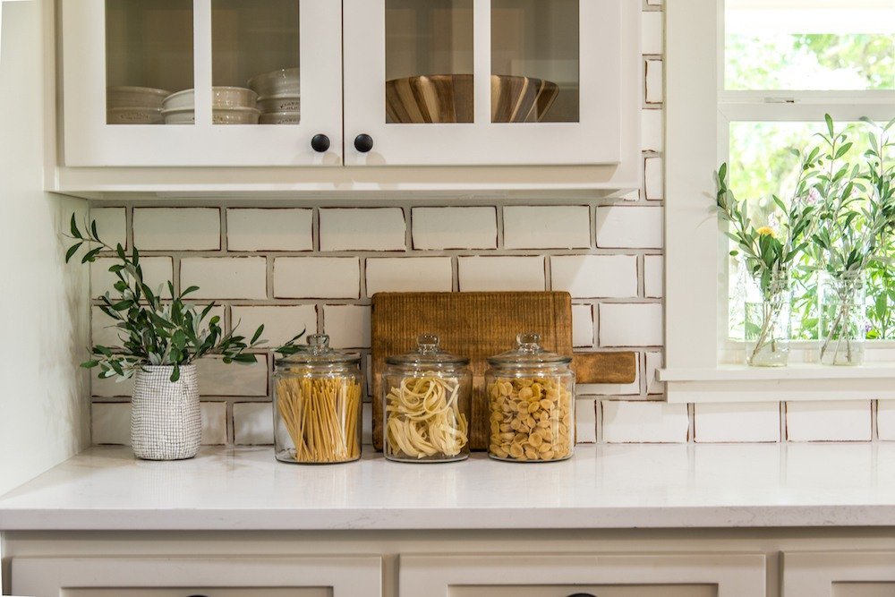 Painted terracotta tiles kitchen backsplash