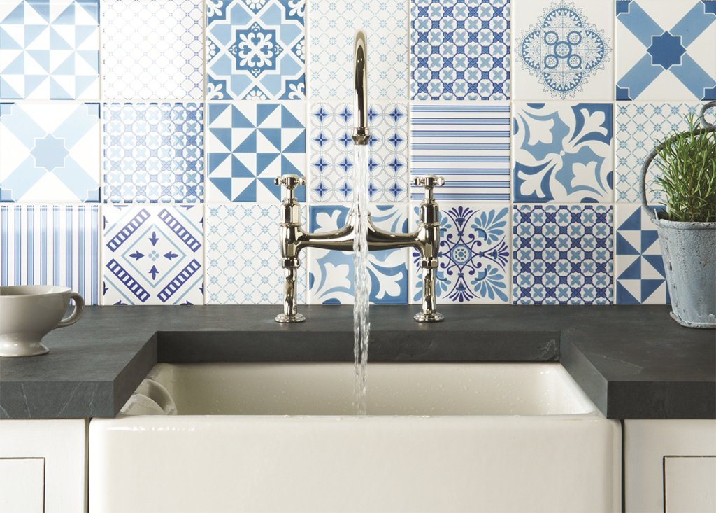 kitchen-backsplash-blue-tapestry-tile-patchwork