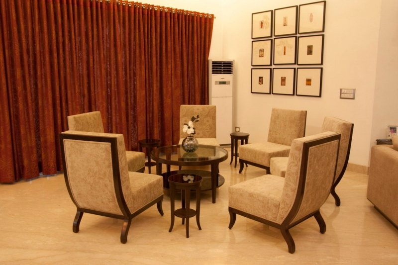 Family Dining Lounge