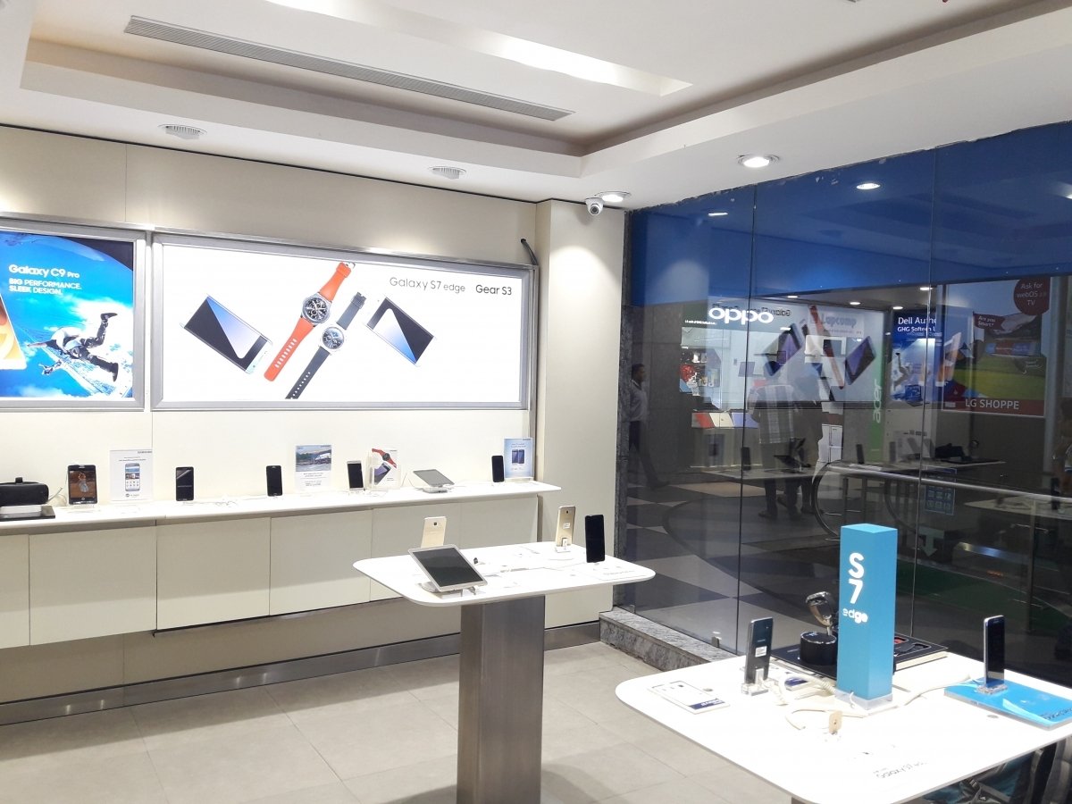 Samsung Store retail store interiors