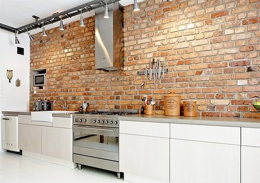 red-brick-wall-white-kitchen-tiles